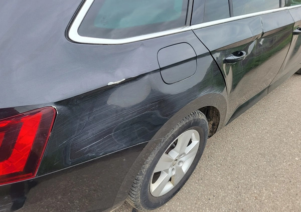 Skoda Superb cena 31500 przebieg: 259500, rok produkcji 2016 z Augustów małe 497